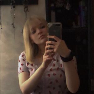 Meet your Posher, Elyssa